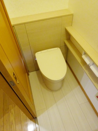 TOTOレストパルL型でスッキリ収納&手洗いのしやすいトイレに TOTOレストパルL型でスッキリ収納&手洗いのしやすいトイレに